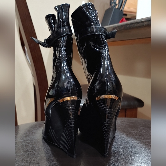 NEW! Burberry Peep Toe Boots - Picture 3 of 11
